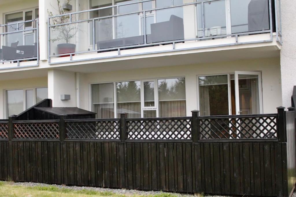 Quiet And Cozy Apartment With A Lake View Reykjavik Exterior photo